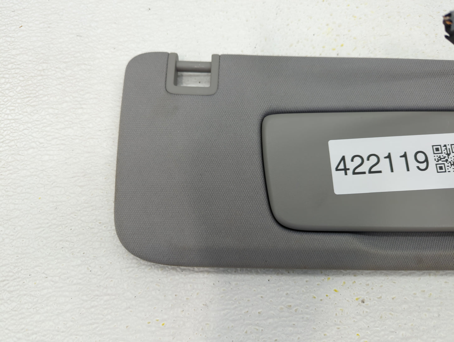 2018-2019 Chevrolet Equinox Sun Visor Shade Replacement Passenger Right Mirror Fits Fits 2018 2019 OEM Used Auto Parts - Oem