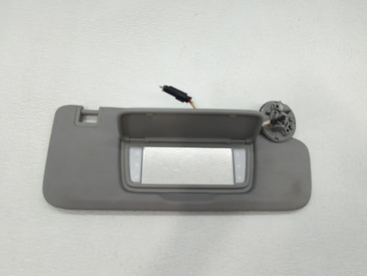 2018-2019 Chevrolet Equinox Sun Visor Shade Replacement Passenger Right Mirror Fits Fits 2018 2019 OEM Used Auto Parts - Oem