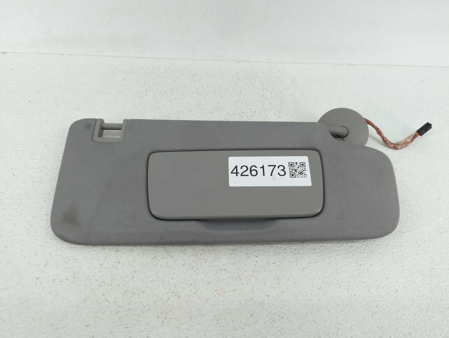 2018-2019 Chevrolet Equinox Sun Visor Shade Replacement Passenger Right Mirror Fits Fits 2018 2019 OEM Used Auto Parts - Oem