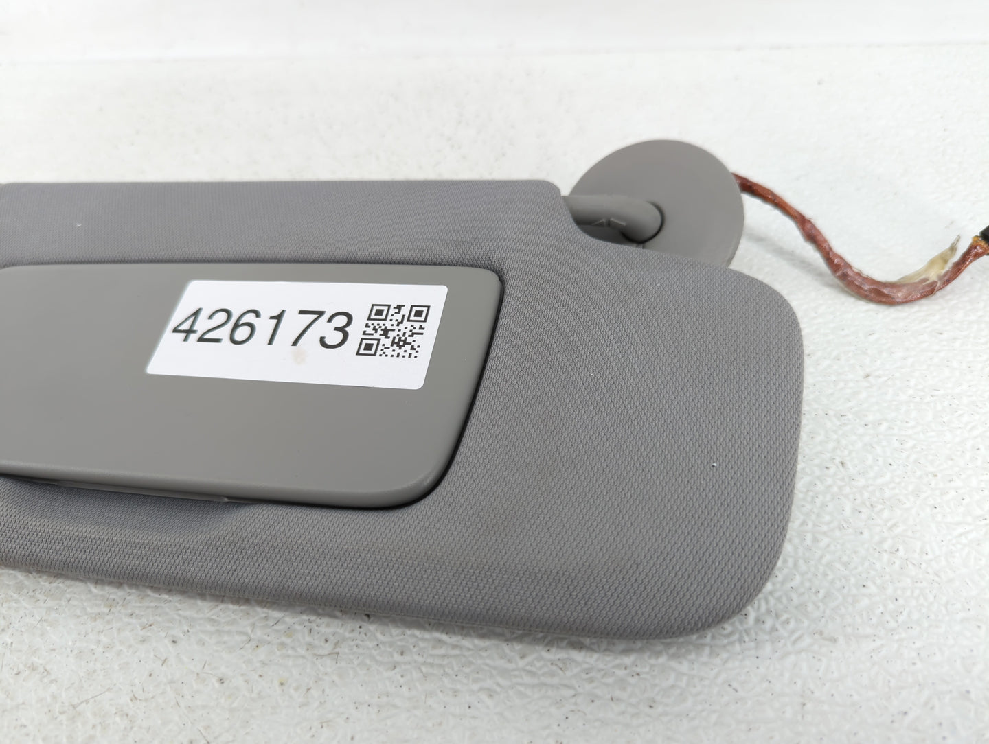 2018-2019 Chevrolet Equinox Sun Visor Shade Replacement Passenger Right Mirror Fits Fits 2018 2019 OEM Used Auto Parts - Oem