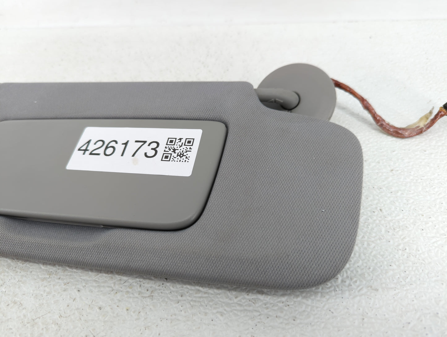 2018-2019 Chevrolet Equinox Sun Visor Shade Replacement Passenger Right Mirror Fits Fits 2018 2019 OEM Used Auto Parts - Oem