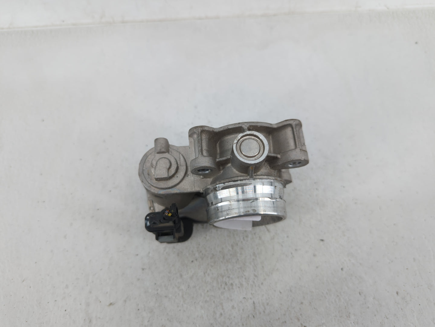 2018-2022 Chevrolet Equinox Throttle Body P/N:12671379AA Fits Fits 2016 2017 2018 2019 2020 2021 2022 OEM Used Auto Parts - 