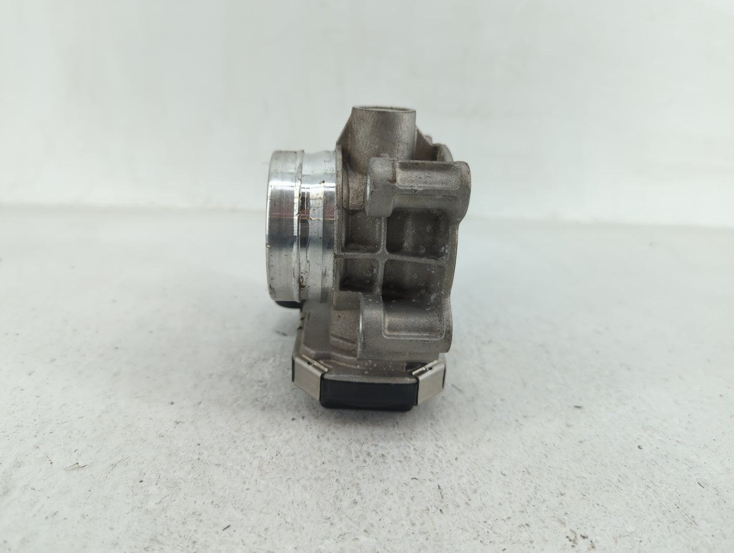 2018-2022 Chevrolet Equinox Throttle Body P/N:12671379AA Fits Fits 2016 2017 2018 2019 2020 2021 2022 OEM Used Auto Parts - 