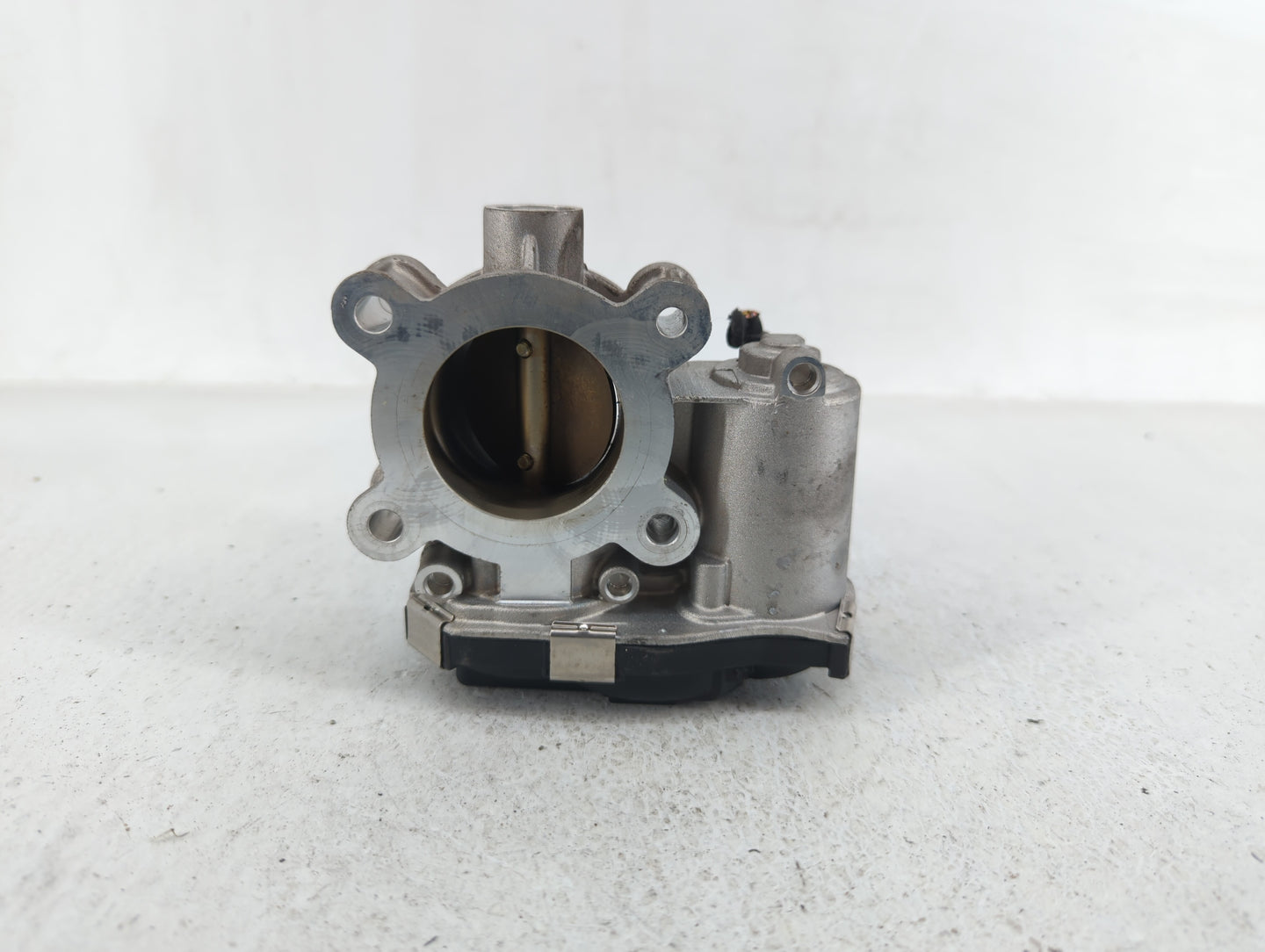 2018-2022 Chevrolet Equinox Throttle Body P/N:12671379AA Fits Fits 2016 2017 2018 2019 2020 2021 2022 OEM Used Auto Parts - 