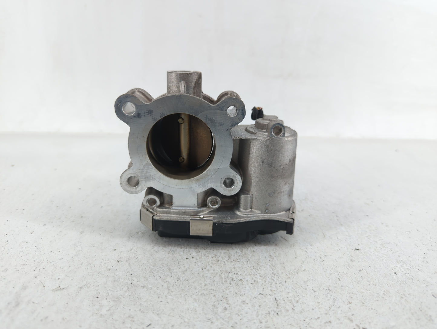 2018-2022 Chevrolet Equinox Throttle Body P/N:12671379AA Fits Fits 2016 2017 2018 2019 2020 2021 2022 OEM Used Auto Parts - 