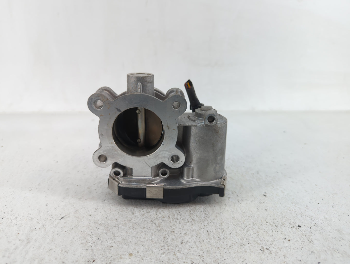2018-2022 Chevrolet Equinox Throttle Body P/N:12671379AA Fits Fits 2016 2017 2018 2019 2020 2021 2022 OEM Used Auto Parts - 