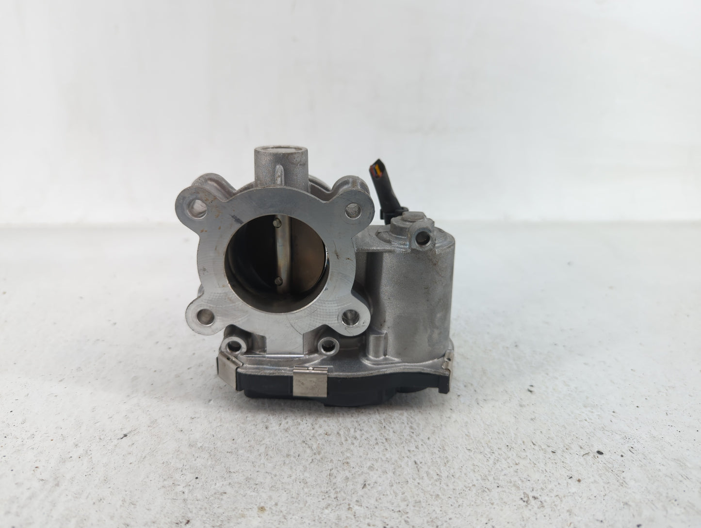 2018-2022 Chevrolet Equinox Throttle Body P/N:12671379AA Fits Fits 2016 2017 2018 2019 2020 2021 2022 OEM Used Auto Parts - 