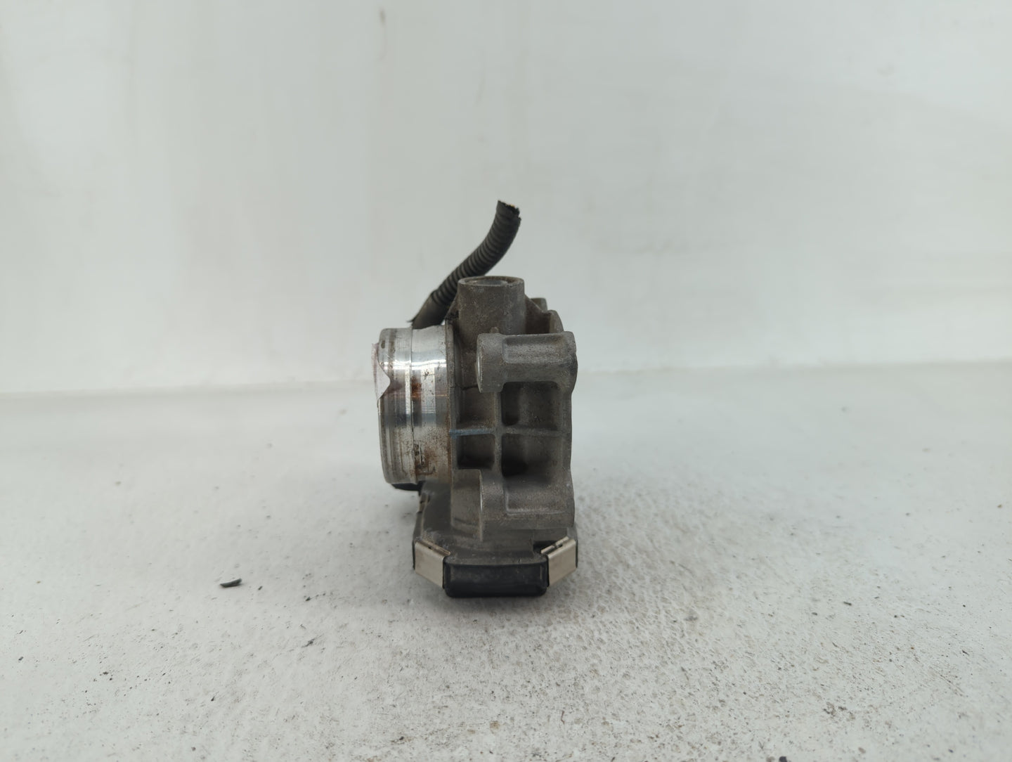 2018-2022 Chevrolet Equinox Throttle Body P/N:12671379AA Fits Fits 2016 2017 2018 2019 2020 2021 2022 OEM Used Auto Parts - 
