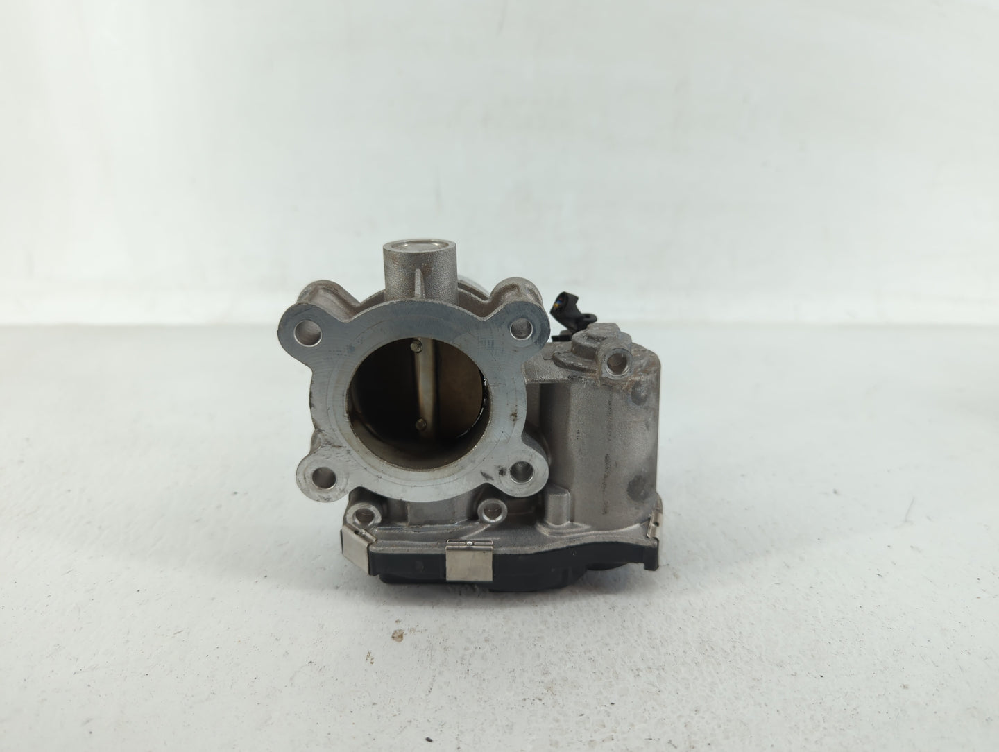 2018-2022 Chevrolet Equinox Throttle Body P/N:12671379AA Fits Fits 2016 2017 2018 2019 2020 2021 2022 OEM Used Auto Parts - 