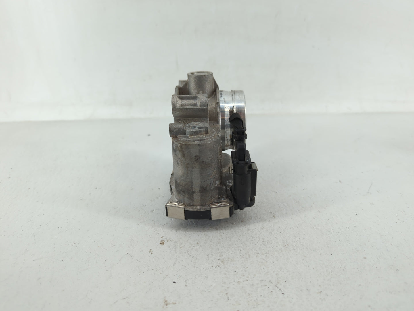 2018-2022 Chevrolet Equinox Throttle Body P/N:12671379AA Fits Fits 2016 2017 2018 2019 2020 2021 2022 OEM Used Auto Parts - 