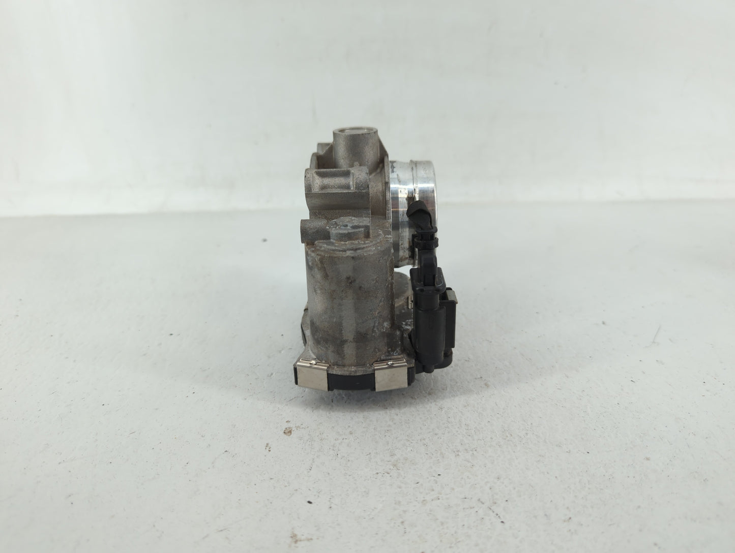 2018-2022 Chevrolet Equinox Throttle Body P/N:12671379AA Fits Fits 2016 2017 2018 2019 2020 2021 2022 OEM Used Auto Parts - 