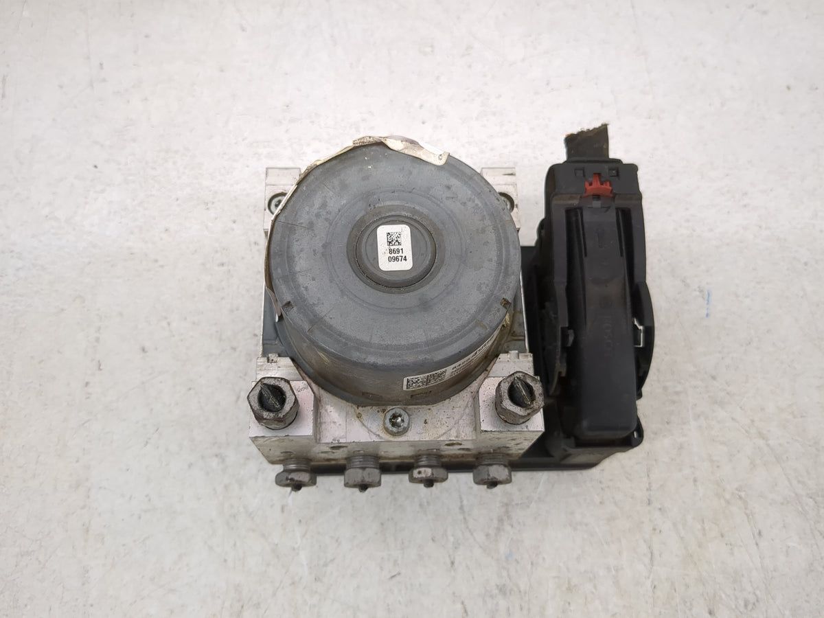2018-2019 Chevrolet Equinox Anti-Lock Brake ABS Pump Module Actuator OEM P/N:84254906 Fits Fits 2018 2019 2020 2021 OEM Used