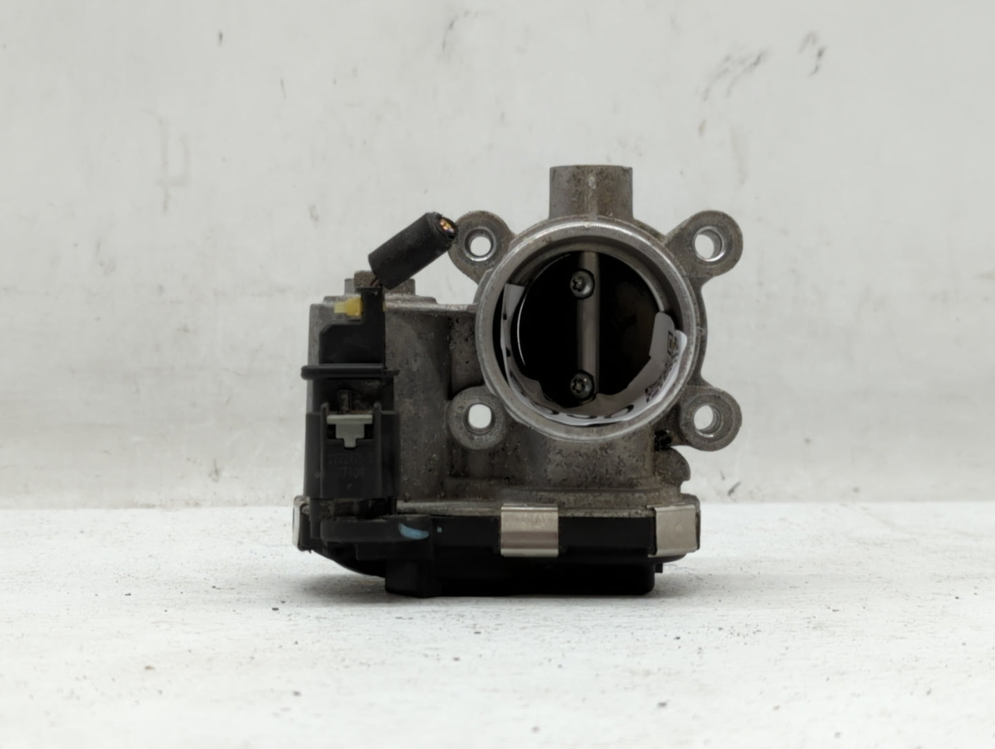 2018-2022 Chevrolet Equinox Throttle Body P/N:12671379AA Fits Fits 2016 2017 2018 2019 2020 2021 2022 OEM Used Auto Parts - 