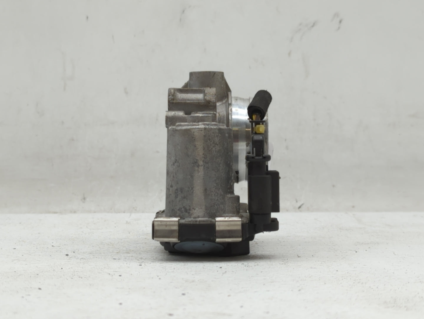 2018-2022 Chevrolet Equinox Throttle Body P/N:12671379AA Fits Fits 2016 2017 2018 2019 2020 2021 2022 OEM Used Auto Parts - 