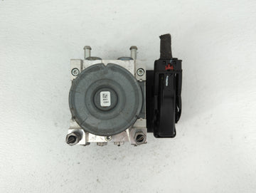 2018-2019 Chevrolet Equinox ABS Pump Control Module Replacement P/N:84414760 84254909, 84254906 Fits Fits 2018 2019 2020 2021 OEM Used Auto Parts