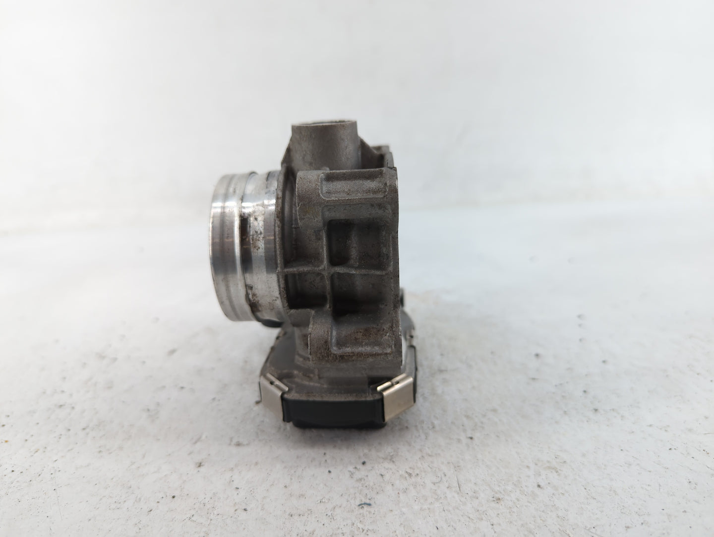 2018-2022 Chevrolet Equinox Throttle Body P/N:12671379AA Fits Fits 2016 2017 2018 2019 2020 2021 2022 OEM Used Auto Parts - 
