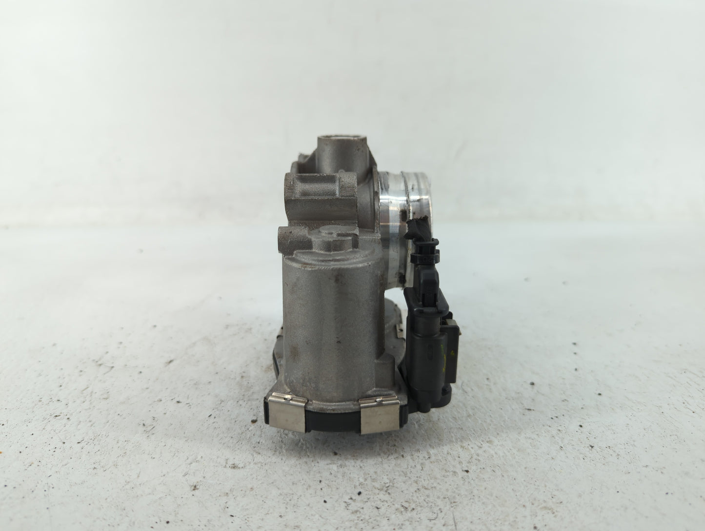 2018-2022 Chevrolet Equinox Throttle Body P/N:12671379AA Fits Fits 2016 2017 2018 2019 2020 2021 2022 OEM Used Auto Parts - 