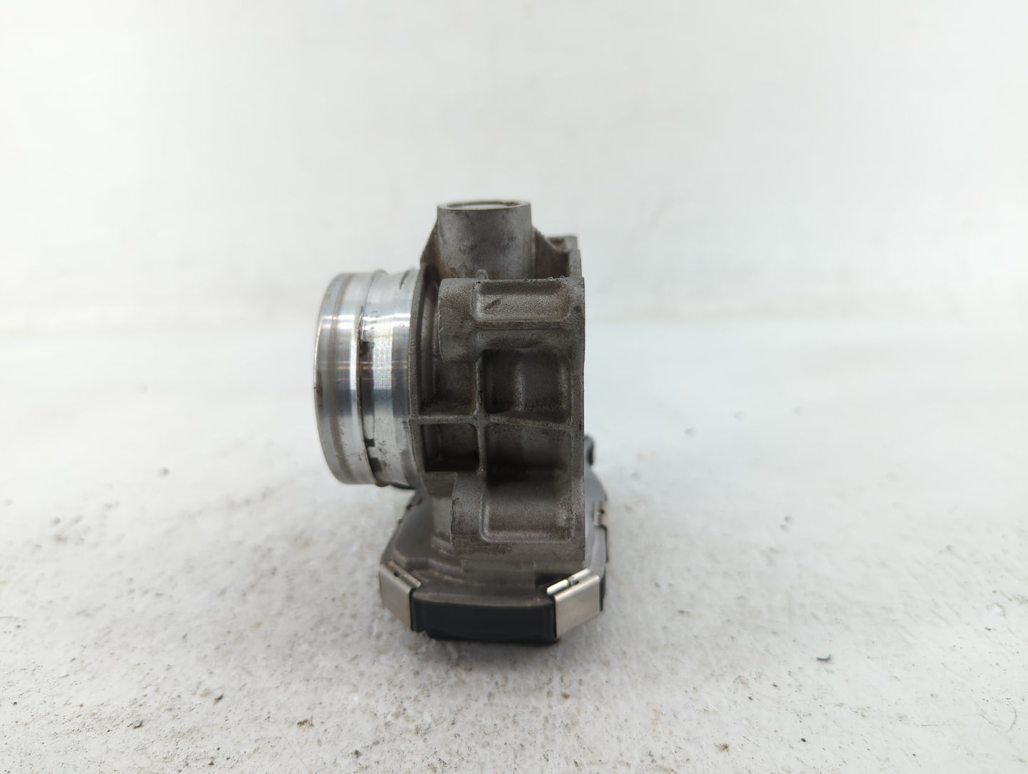 2018-2022 Chevrolet Equinox Throttle Body P/N:12671379AA Fits Fits 2016 2017 2018 2019 2020 2021 2022 OEM Used Auto Parts - 