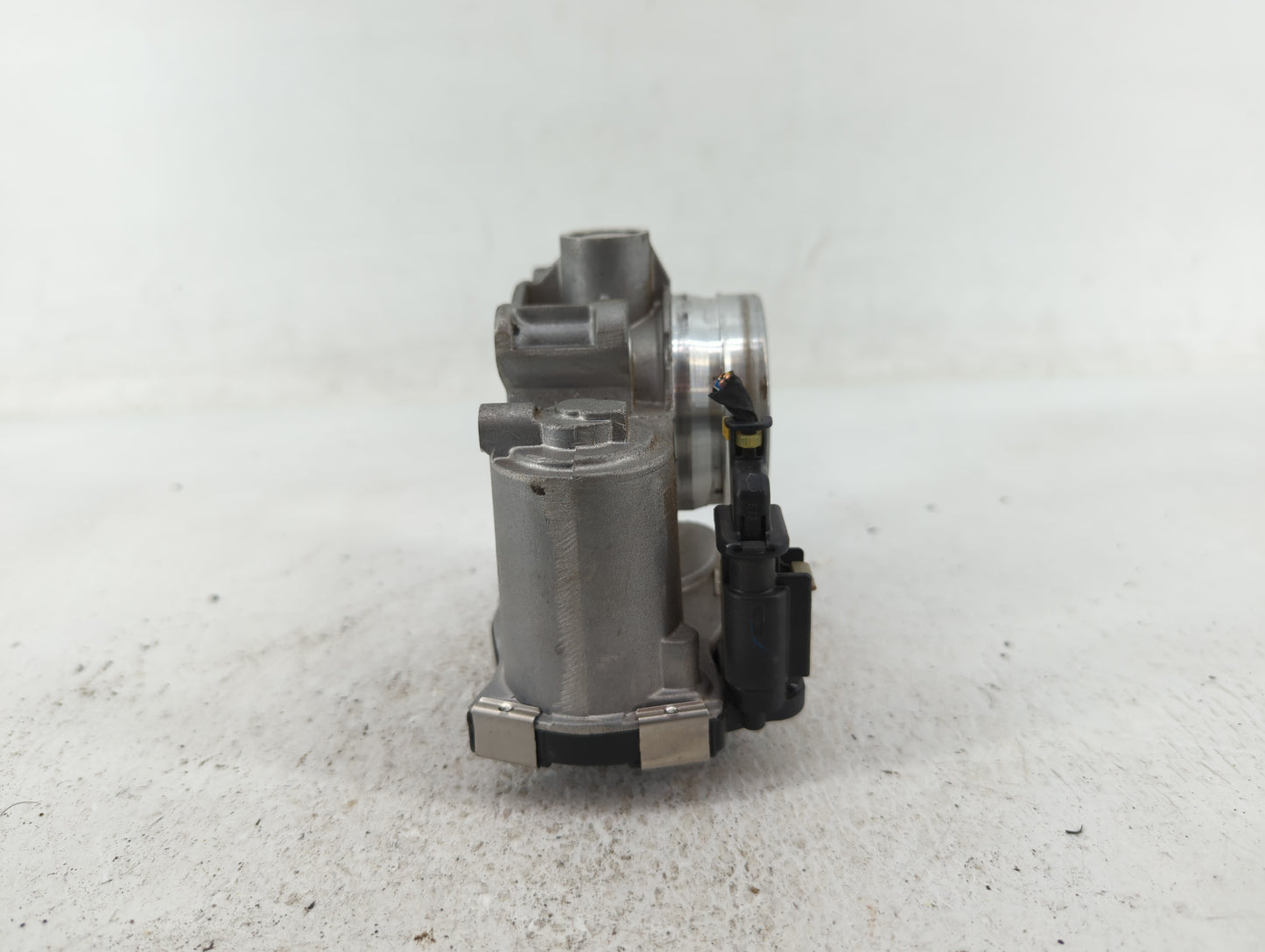 2018-2022 Chevrolet Equinox Throttle Body P/N:12671379AA Fits Fits 2016 2017 2018 2019 2020 2021 2022 OEM Used Auto Parts - 