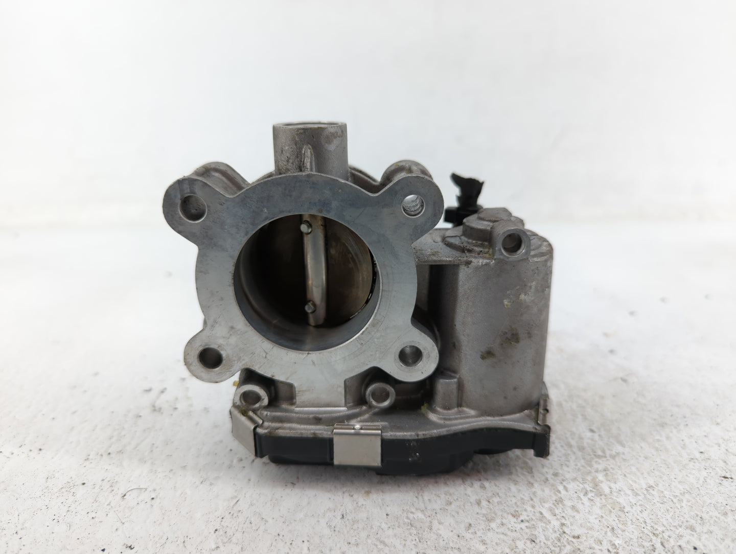 2018-2022 Chevrolet Equinox Throttle Body P/N:12671379AA Fits Fits 2016 2017 2018 2019 2020 2021 2022 OEM Used Auto Parts - 