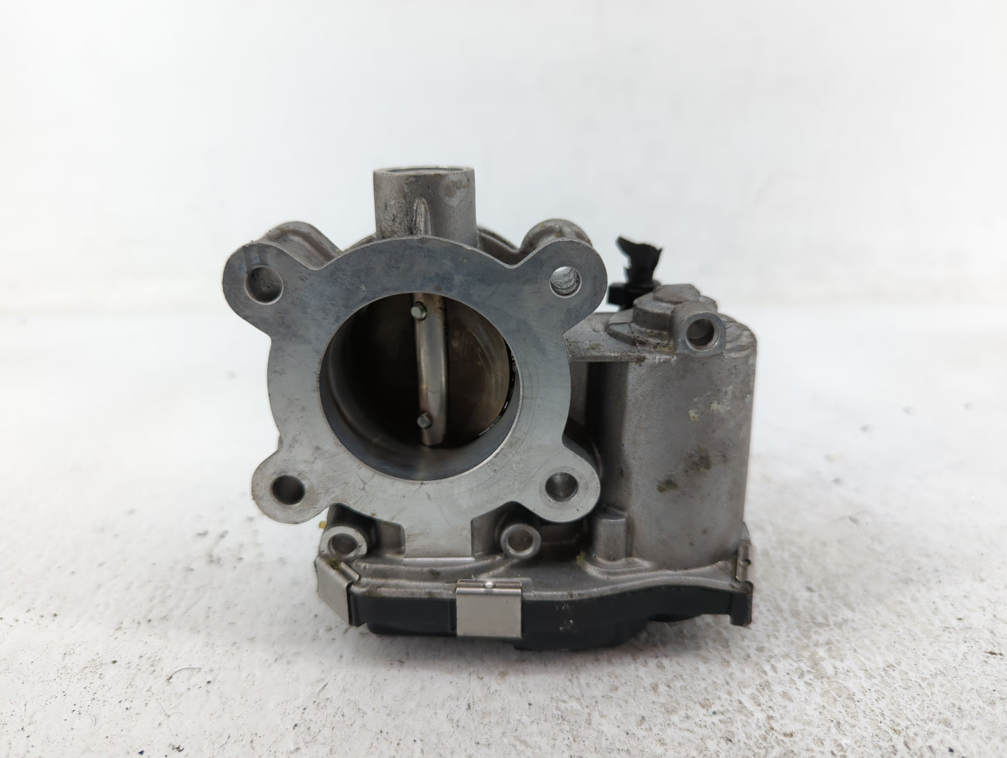 2018-2022 Chevrolet Equinox Throttle Body P/N:12671379AA Fits Fits 2016 2017 2018 2019 2020 2021 2022 OEM Used Auto Parts - 