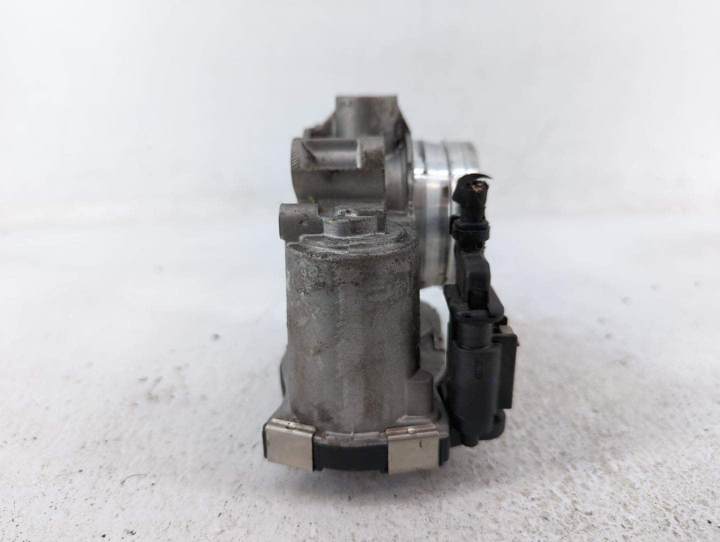2018-2022 Chevrolet Equinox Throttle Body P/N:12671379AA Fits Fits 2016 2017 2018 2019 2020 2021 2022 OEM Used Auto Parts - 