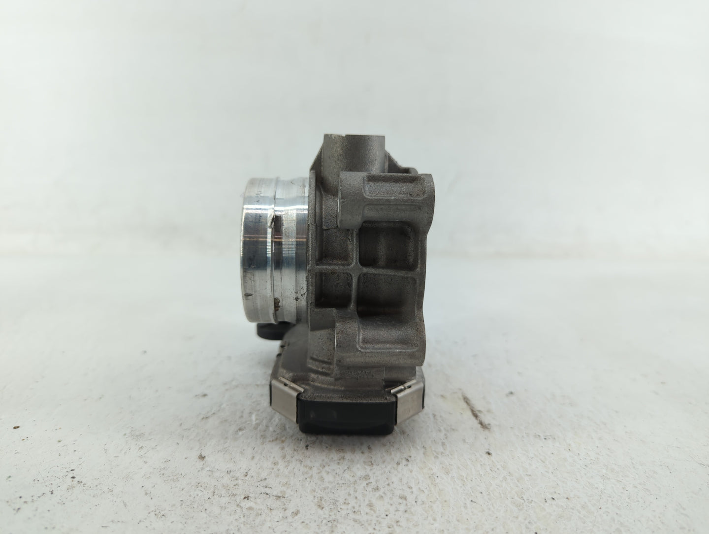 2018-2022 Chevrolet Equinox Throttle Body P/N:12671379AA Fits Fits 2016 2017 2018 2019 2020 2021 2022 OEM Used Auto Parts - 