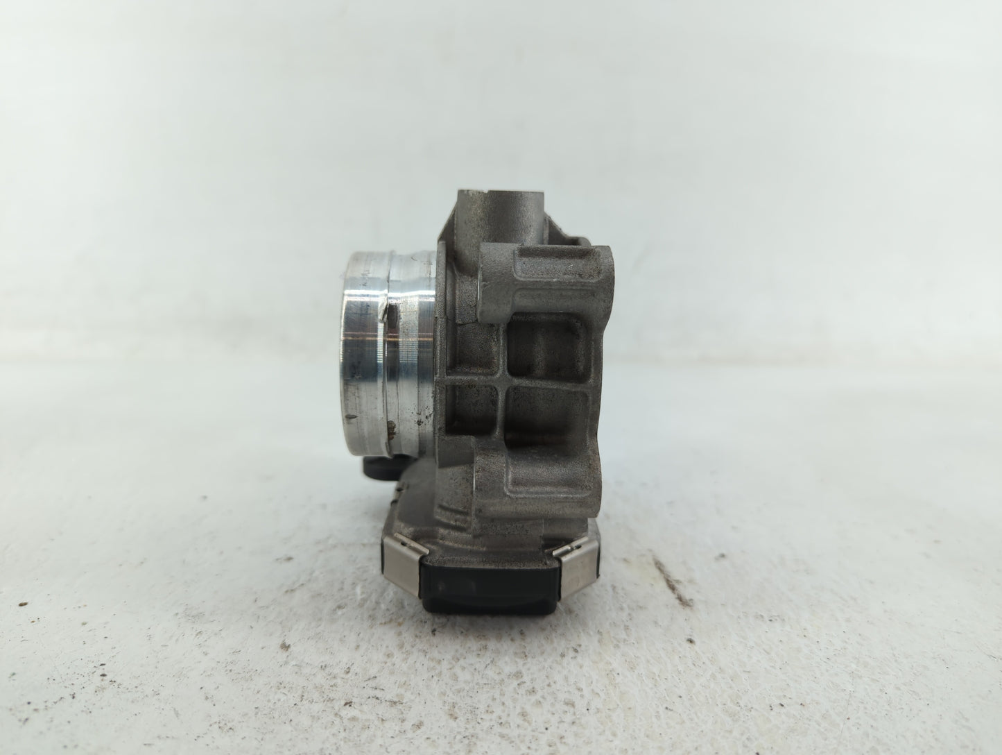 2018-2022 Chevrolet Equinox Throttle Body P/N:12671379AA Fits Fits 2016 2017 2018 2019 2020 2021 2022 OEM Used Auto Parts - 