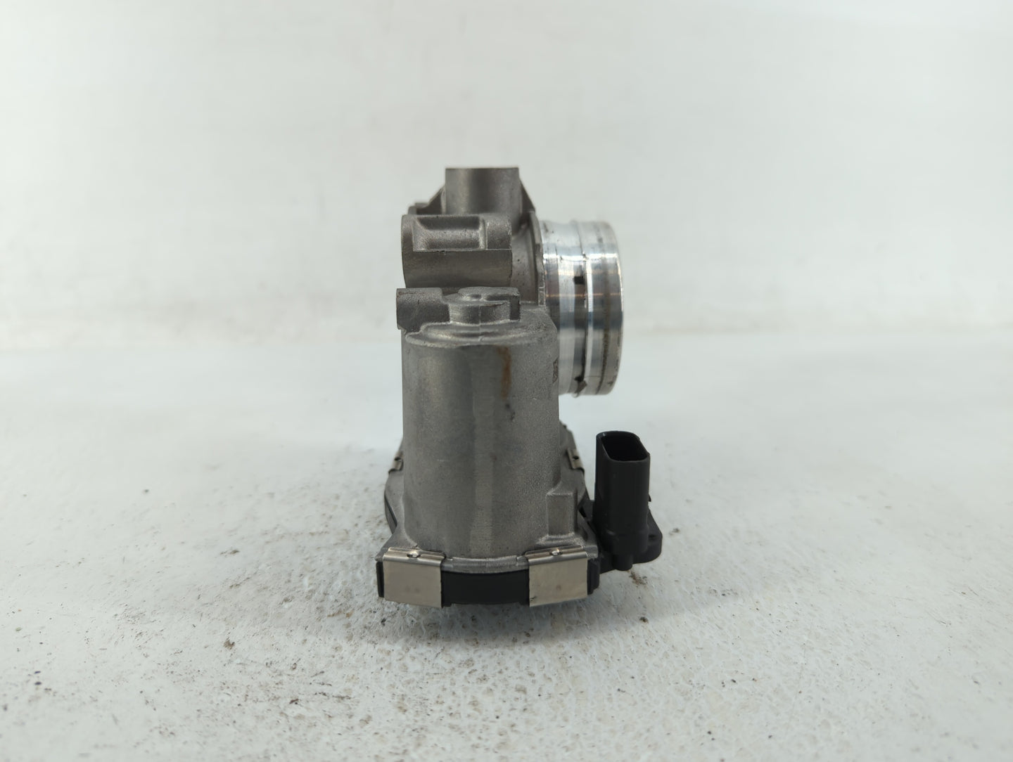 2018-2022 Chevrolet Equinox Throttle Body P/N:12671379AA Fits Fits 2016 2017 2018 2019 2020 2021 2022 OEM Used Auto Parts - 