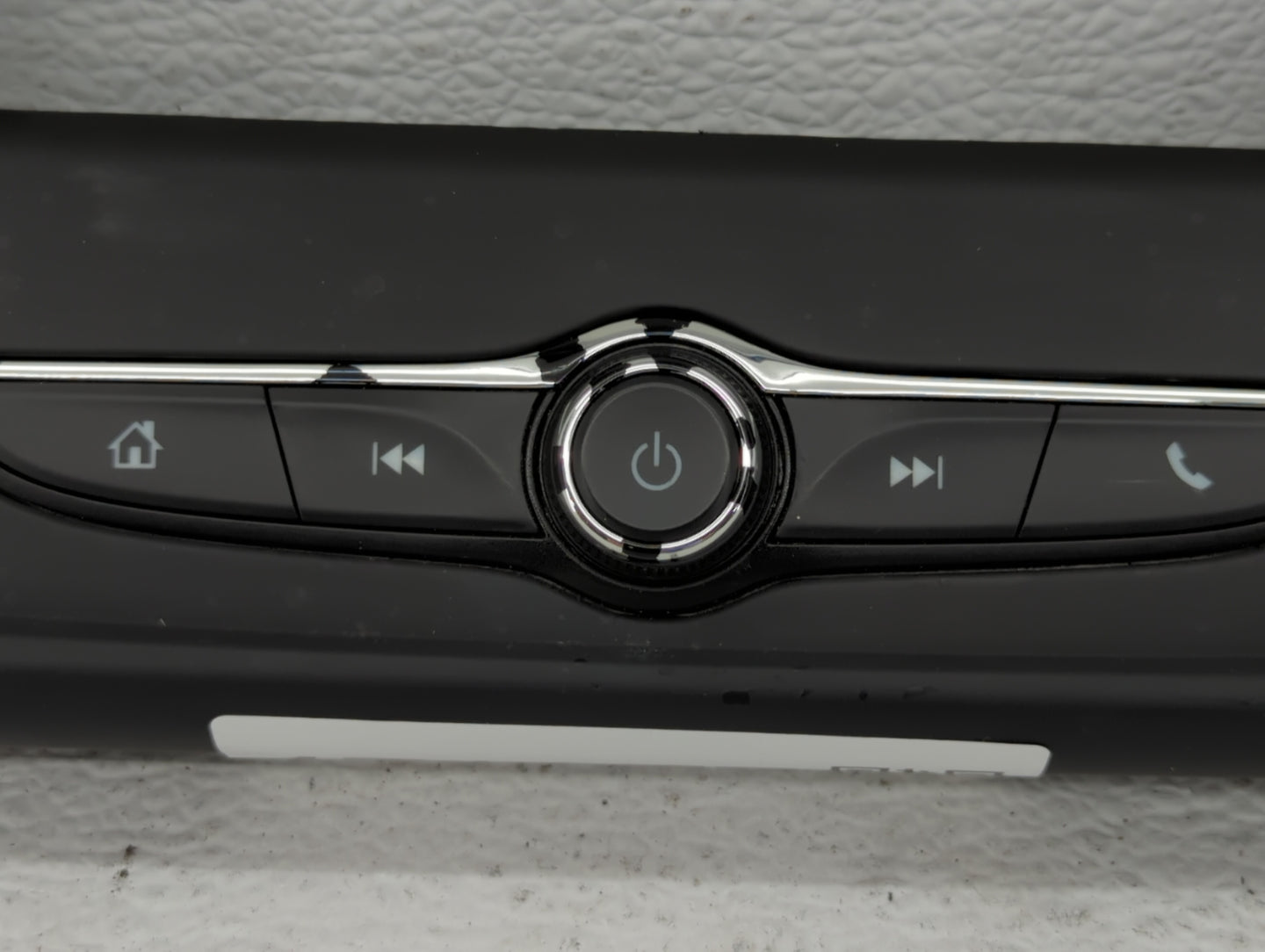 2018-2018 Chevrolet Equinox Radio Control Panel - Oemusedautoparts1.com