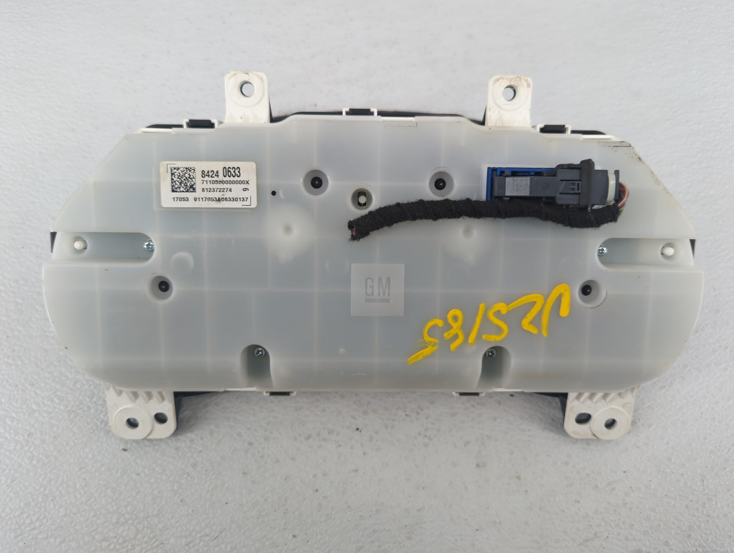 2018 Chevrolet Equinox Instrument Cluster Speedometer Gauges P/N:84240633 Fits OEM Used Auto Parts - Oemusedautoparts1.com
