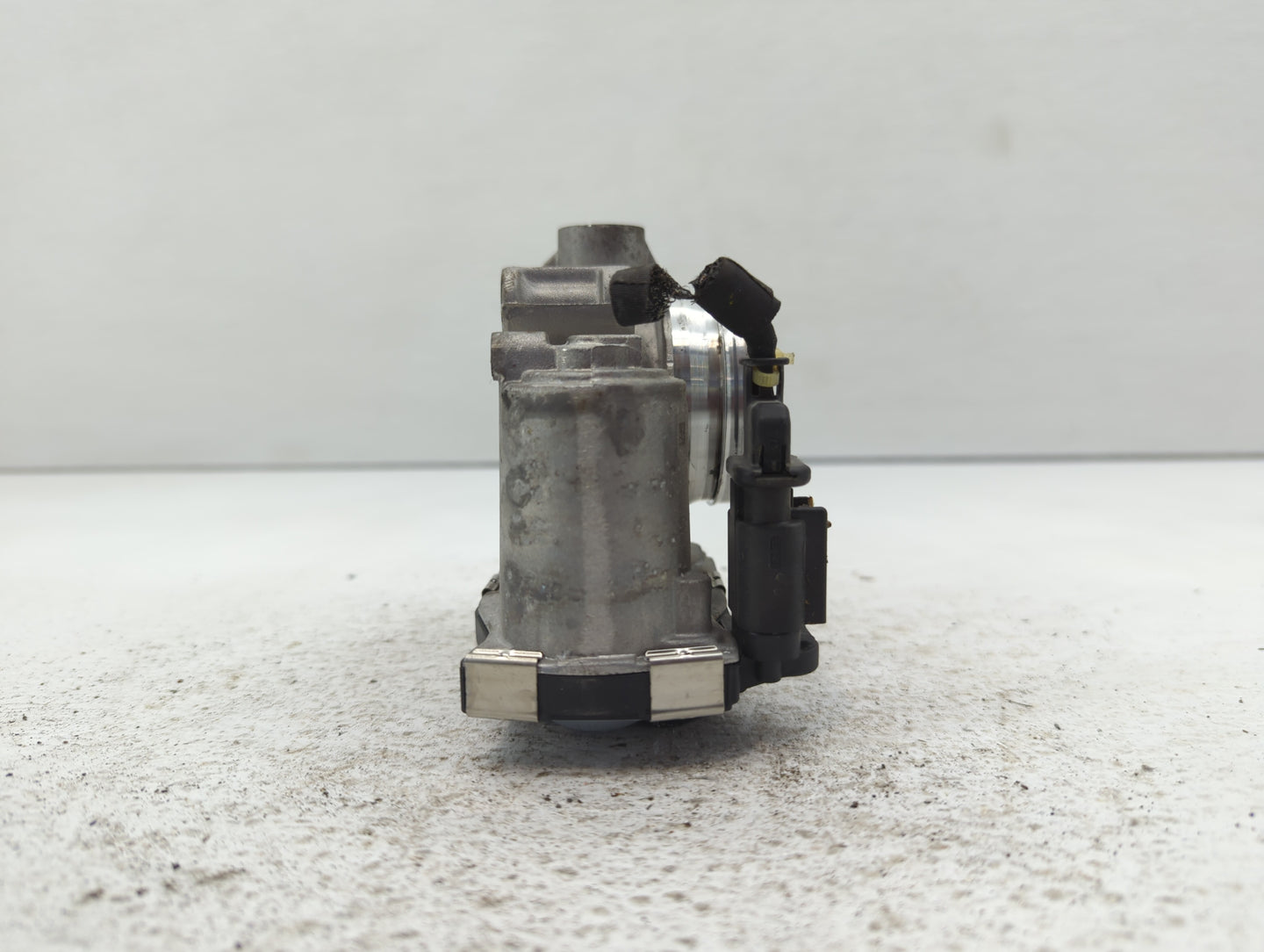 2018-2022 Chevrolet Equinox Throttle Body P/N:1267 1979AA Fits Fits 2016 2017 2018 2019 2020 2021 2022 OEM Used Auto Parts -