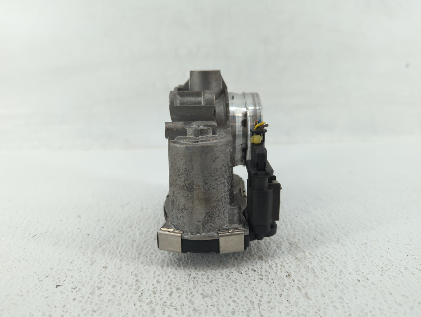 2018-2022 Chevrolet Equinox Throttle Body P/N:12671379AA Fits Fits 2016 2017 2018 2019 2020 2021 2022 OEM Used Auto Parts - 