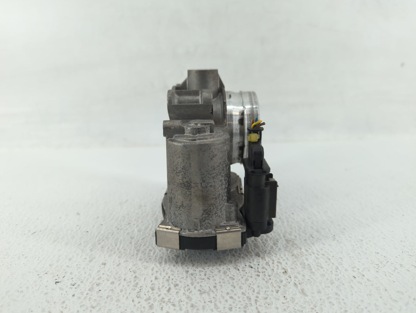 2018-2022 Chevrolet Equinox Throttle Body P/N:12671379AA Fits Fits 2016 2017 2018 2019 2020 2021 2022 OEM Used Auto Parts - 