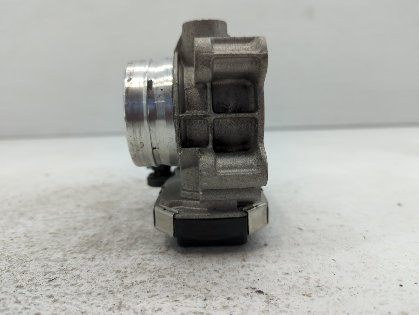 2018-2022 Chevrolet Equinox Throttle Body P/N:12671379AA Fits Fits 2016 2017 2018 2019 2020 2021 2022 OEM Used Auto Parts - 