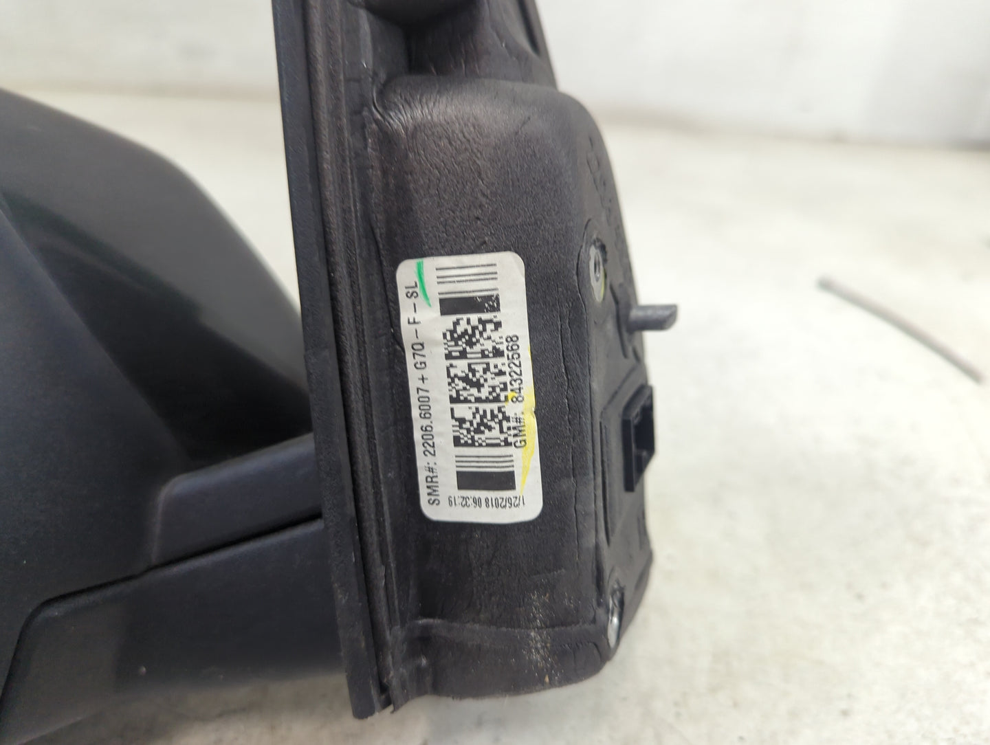 2018-2020 Chevrolet Equinox Driver Side View Mirror - Left Door Mirror OEM Used - Oemusedautoparts1.com