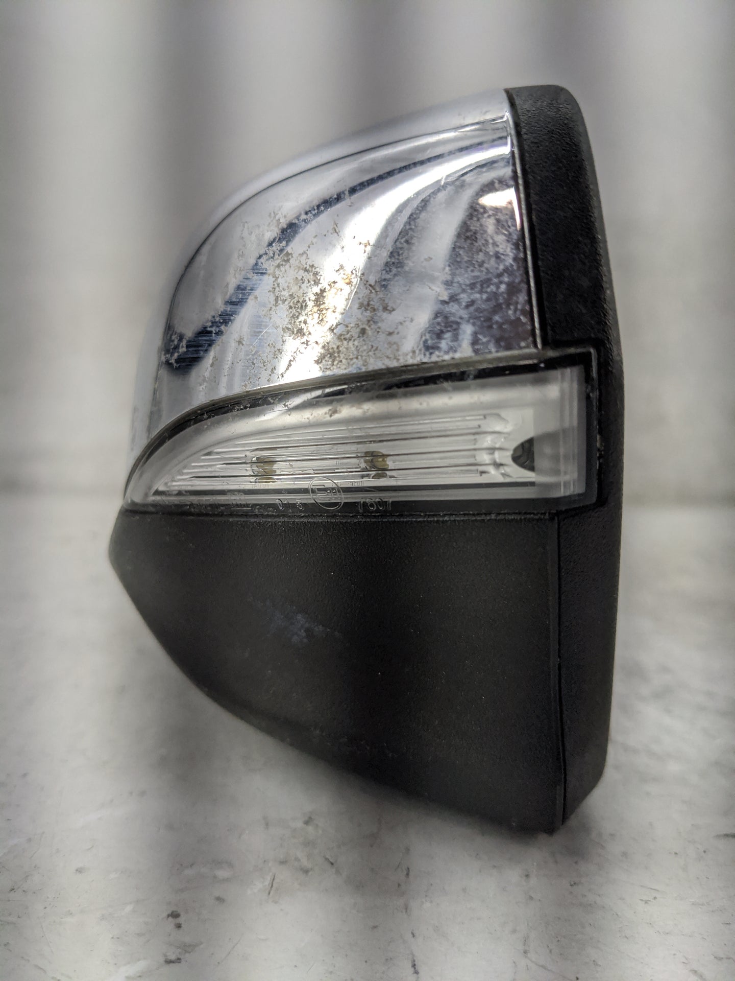 2018 Chevrolet Equinox Driver Side View Mirror - Left Door Mirror OEM Used - Oemusedautoparts1.com