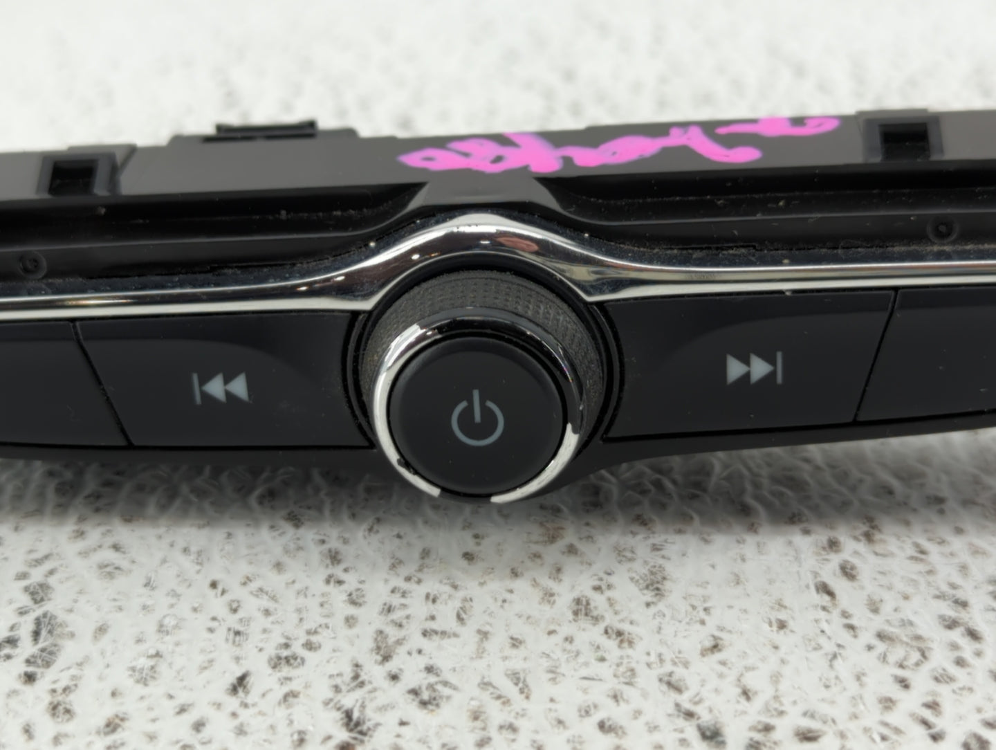 2018-2018 Chevrolet Equinox Am Fm Cd Player Radio Receiver - Oemusedautoparts1.com