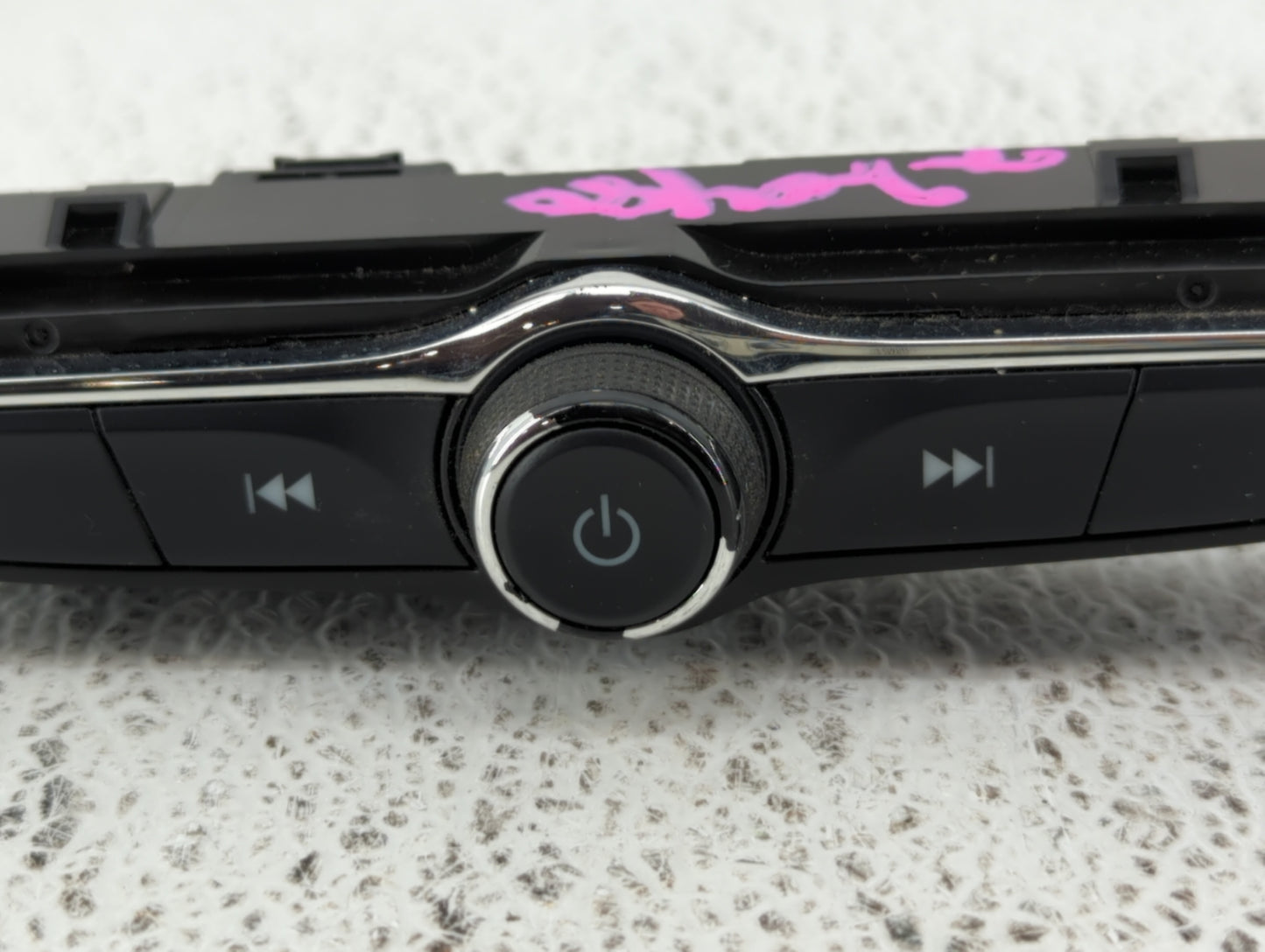 2018-2018 Chevrolet Equinox Am Fm Cd Player Radio Receiver - Oemusedautoparts1.com