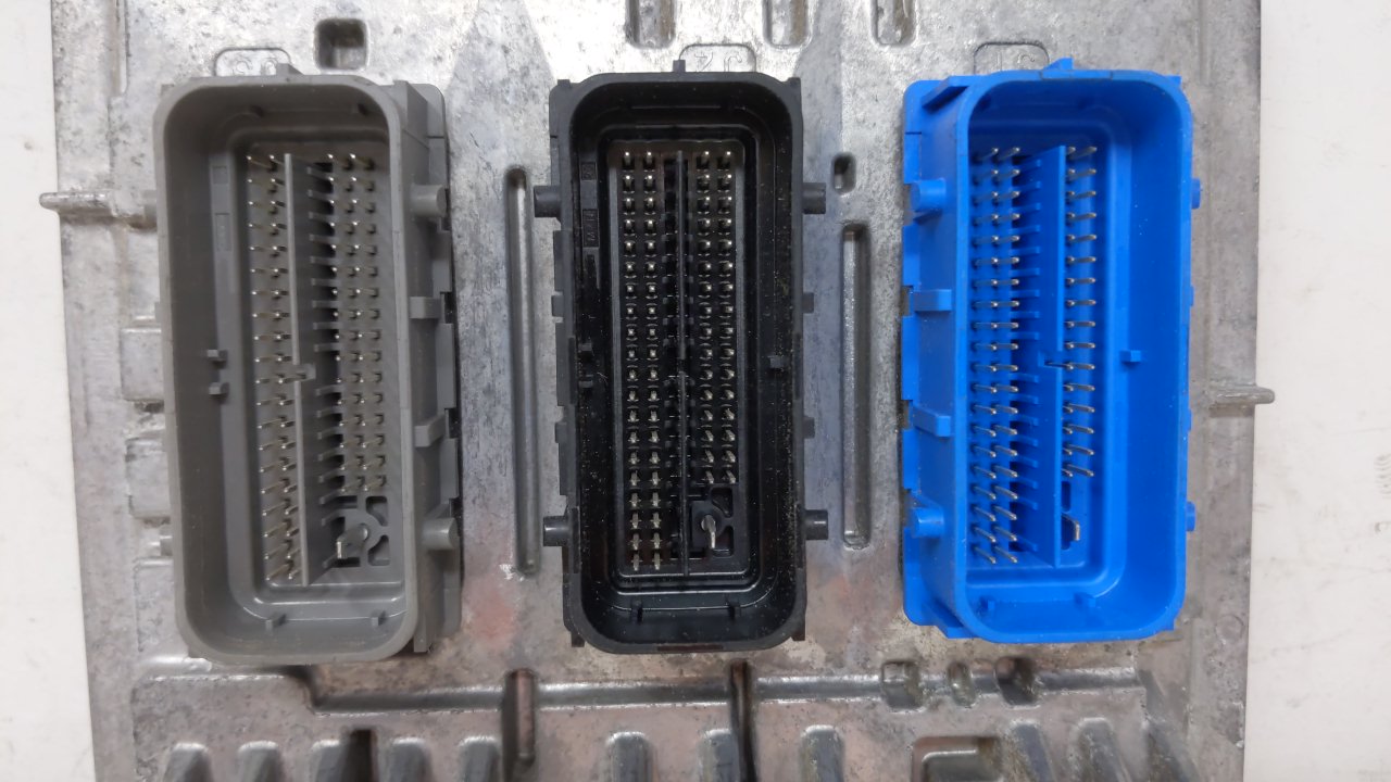 2017 Chevrolet Equinox PCM Engine Control Computer ECU ECM PCU OEM P/N:12688128 Fits Fits 2018 2019 2020 OEM Used Auto Parts