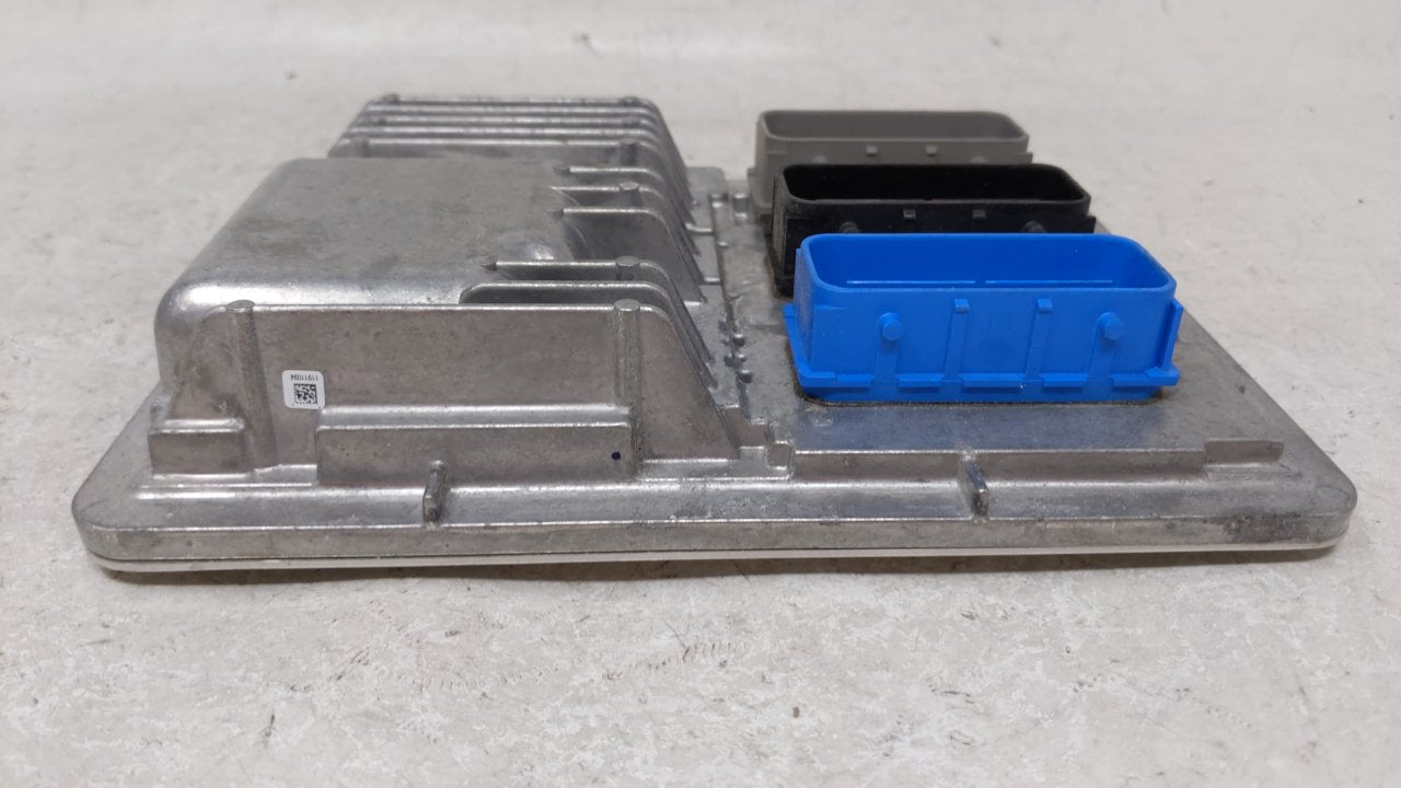 2017 Chevrolet Equinox PCM Engine Control Computer ECU ECM PCU OEM P/N:12688128 Fits Fits 2018 2019 OEM Used Auto Parts - Oe