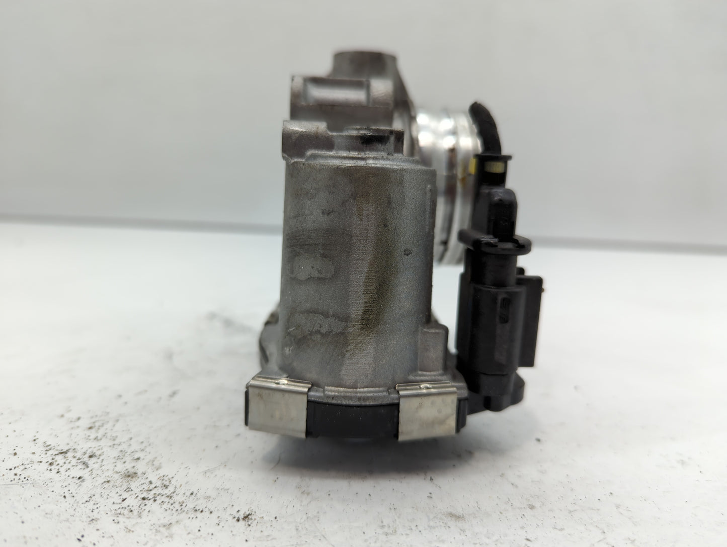 2018-2022 Chevrolet Equinox Throttle Body P/N:12671379AA Fits Fits 2016 2017 2018 2019 2020 2021 2022 OEM Used Auto Parts - 