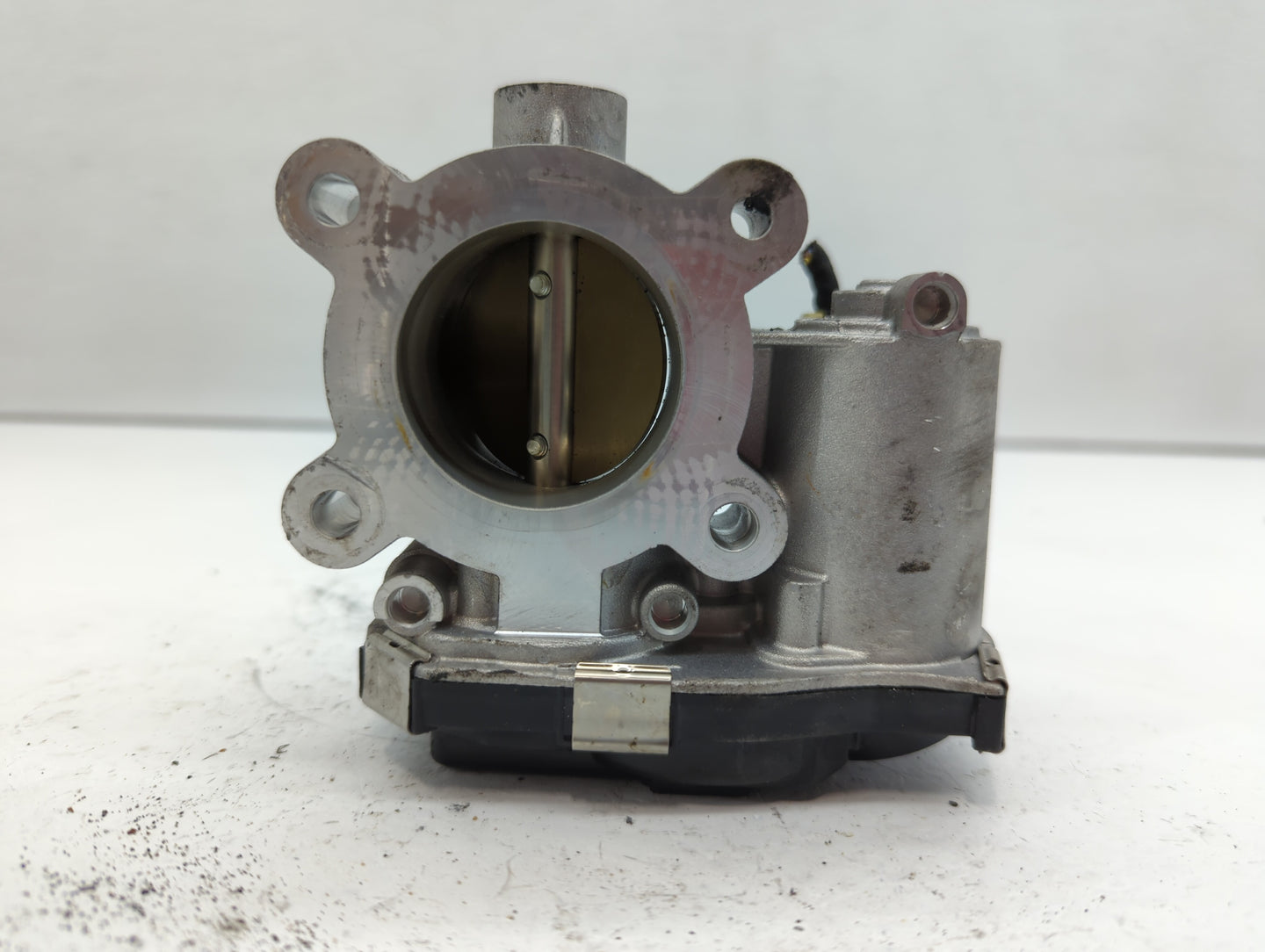 2018-2022 Chevrolet Equinox Throttle Body P/N:12671379AA Fits Fits 2016 2017 2018 2019 2020 2021 2022 OEM Used Auto Parts - 