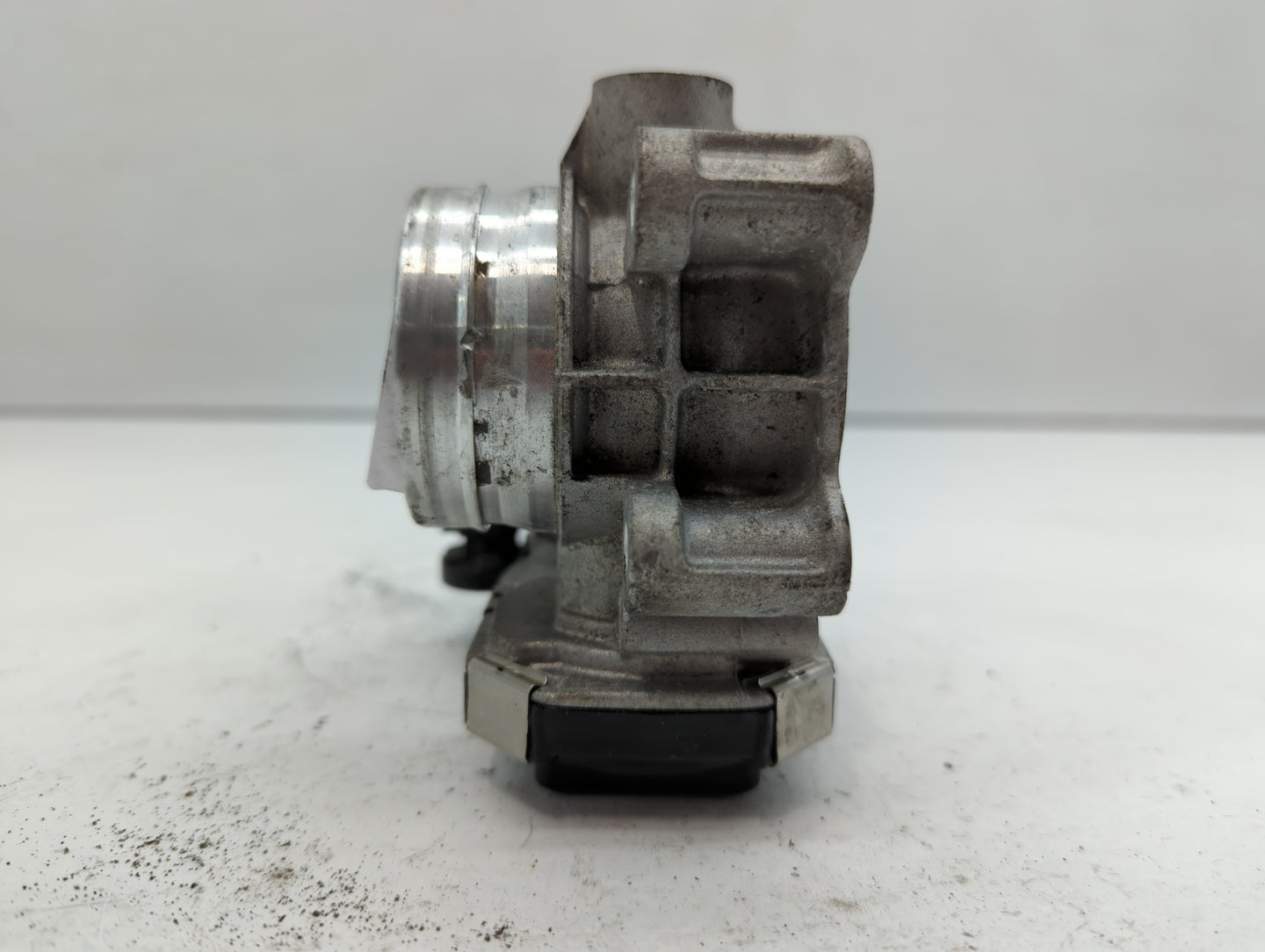 2018-2022 Chevrolet Equinox Throttle Body P/N:12671379AA Fits Fits 2016 2017 2018 2019 2020 2021 2022 OEM Used Auto Parts - 