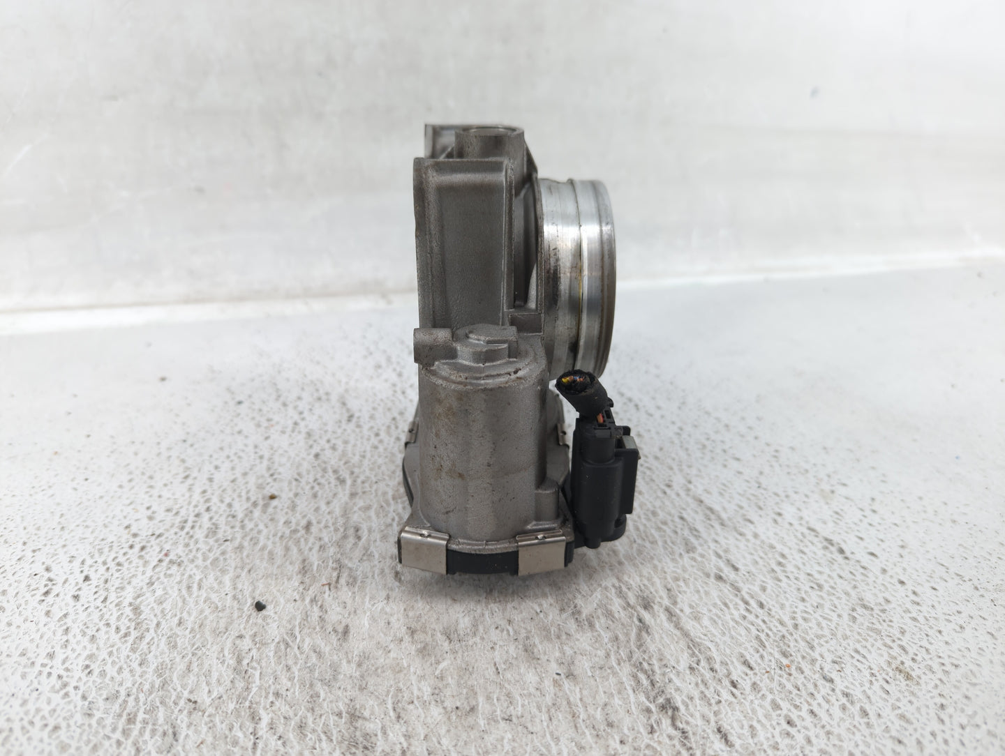 2018-2020 Chevrolet Equinox Throttle Body P/N:12670837AA Fits Fits 2013 2014 2015 2016 2017 2018 2019 2020 2021 OEM Used Aut