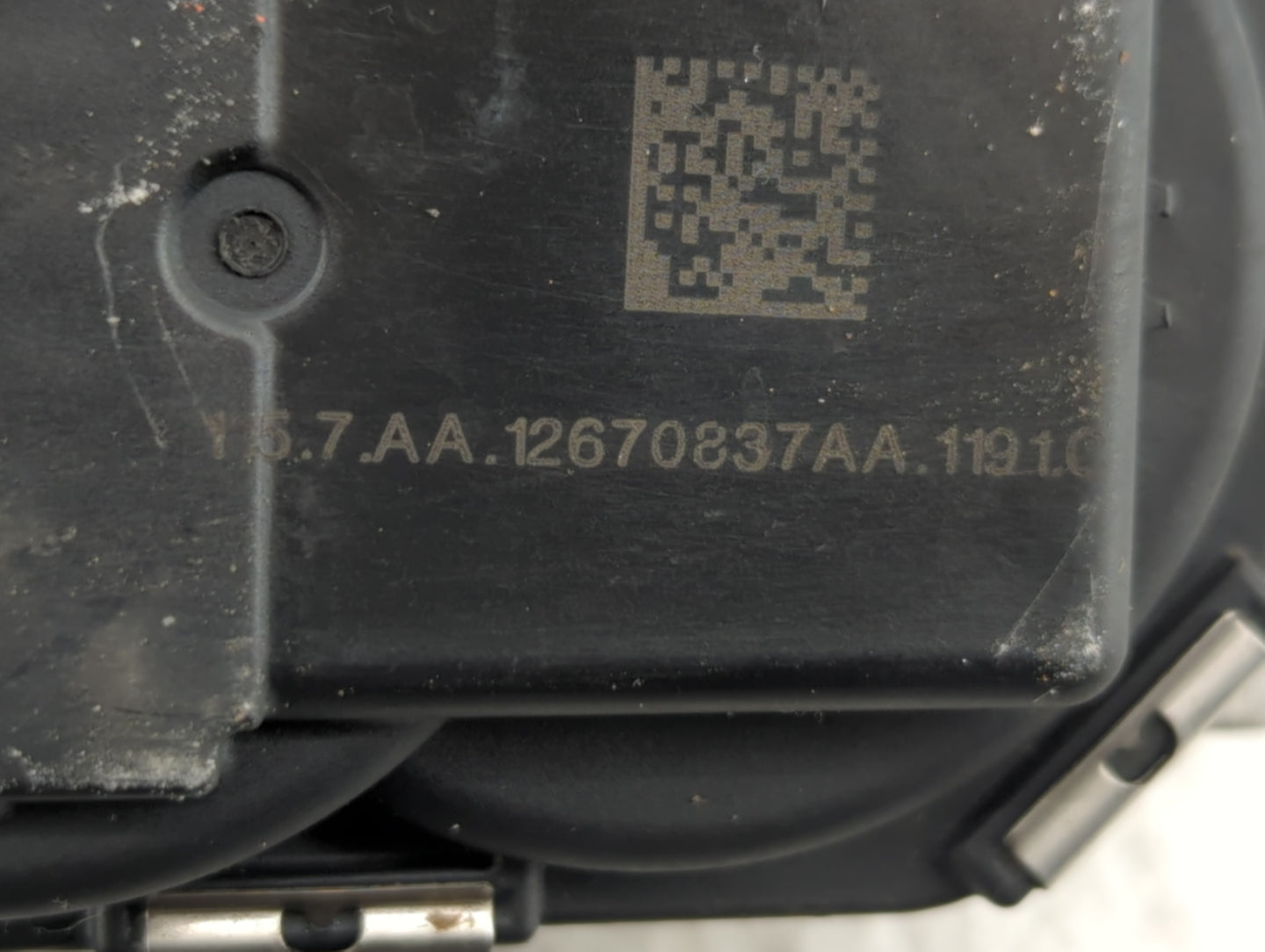 2018-2020 Chevrolet Equinox Throttle Body P/N:12670837AA Fits Fits 2013 2014 2015 2016 2017 2018 2019 2020 2021 OEM Used Aut