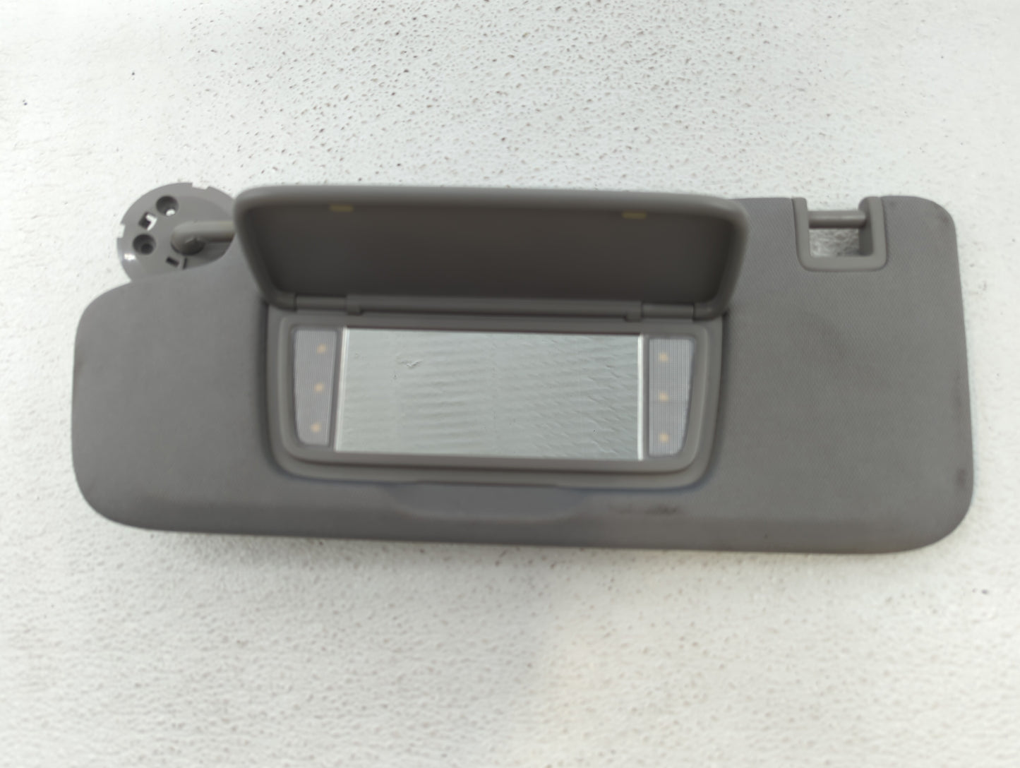 2018-2019 Chevrolet Equinox Sun Visor Shade Replacement Driver Left Mirror Fits Fits 2018 2019 OEM Used Auto Parts - Oemused