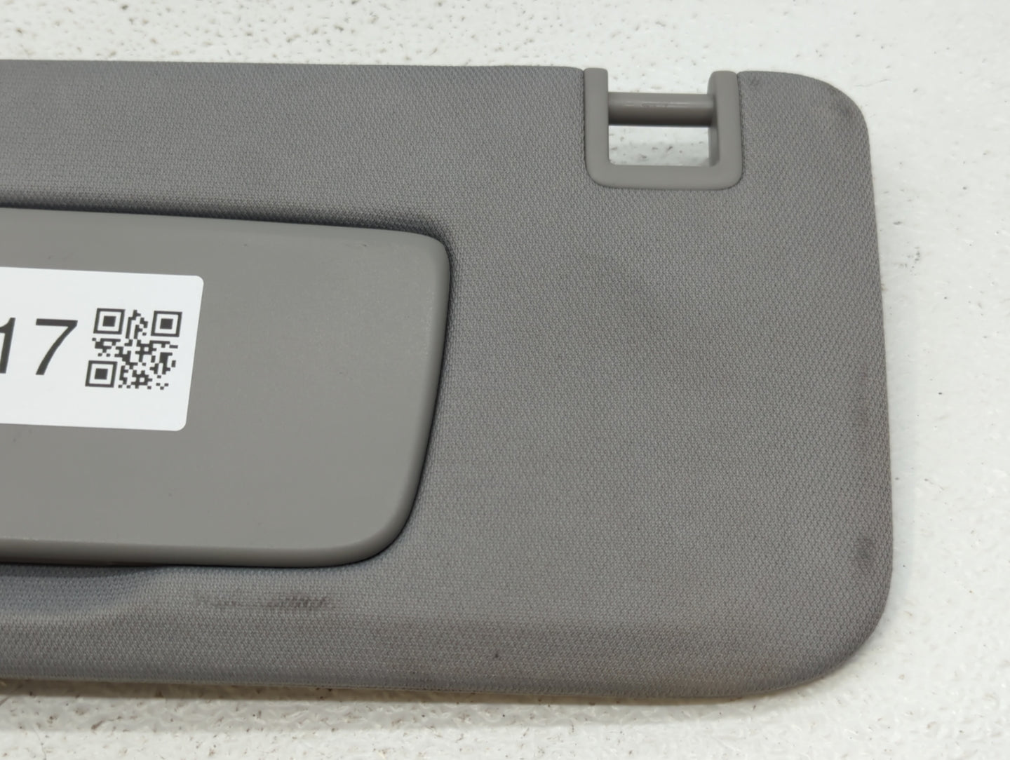 2018-2019 Chevrolet Equinox Sun Visor Shade Replacement Driver Left Mirror Fits Fits 2018 2019 OEM Used Auto Parts - Oemused