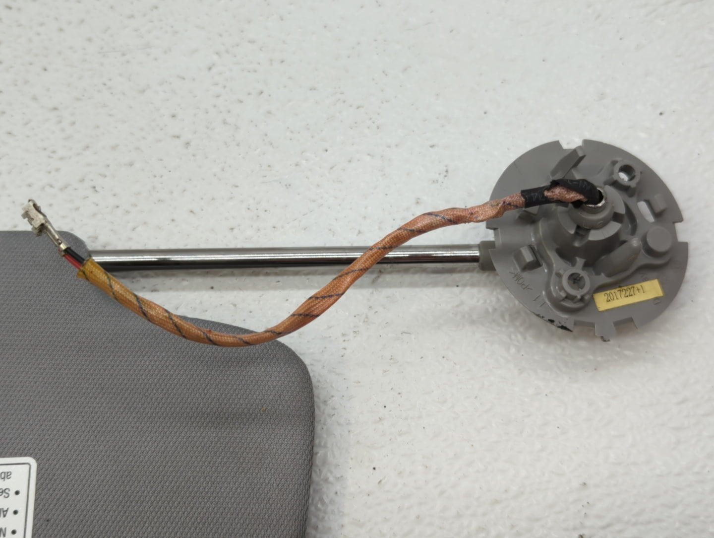 2018-2019 Chevrolet Equinox Sun Visor Shade Replacement Driver Left Mirror Fits Fits 2018 2019 OEM Used Auto Parts - Oemused