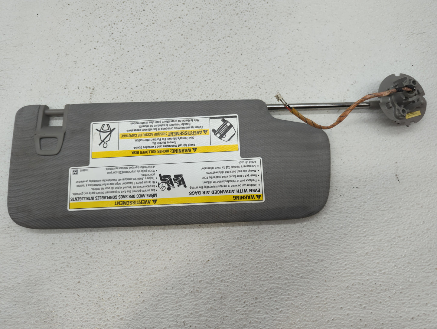 2018-2019 Chevrolet Equinox Sun Visor Shade Replacement Driver Left Mirror Fits Fits 2018 2019 OEM Used Auto Parts - Oemused